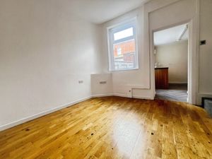 Dining room- click for photo gallery